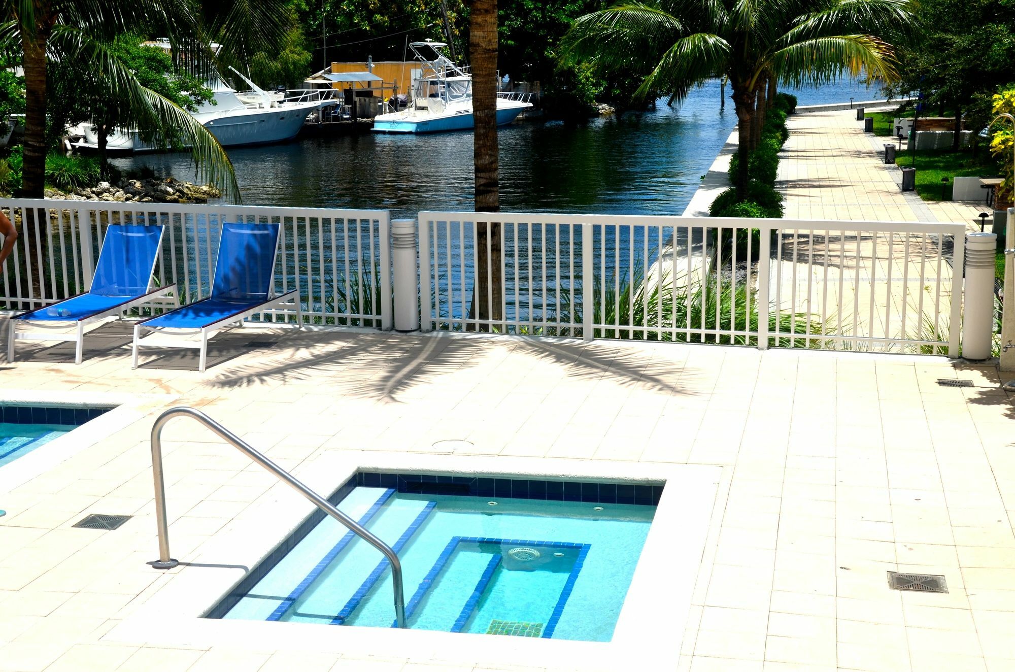 Riviera Luxury Living At River Oaks Marina And Tower Miami Exterior foto