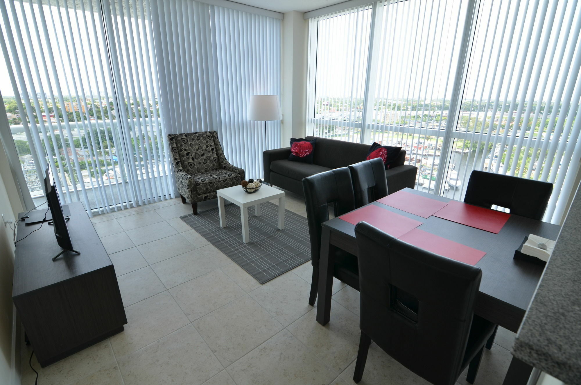Riviera Luxury Living At River Oaks Marina And Tower Miami Exterior foto